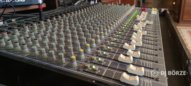 Frontier Merit MT-2402 keverőpult