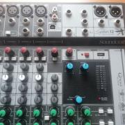Soundcraft signature 12