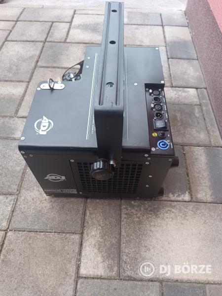 Adj entour venue hazer.