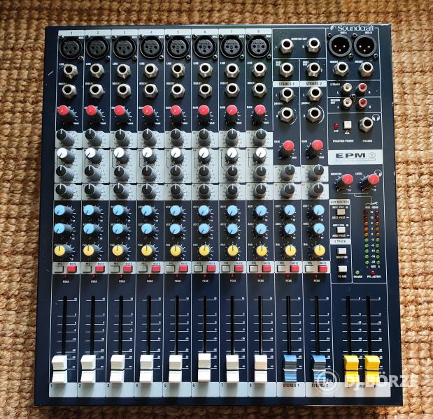 SOUNDCRAFT EPM8 keverő