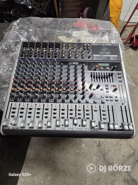 Behringer QX 1832 keverő