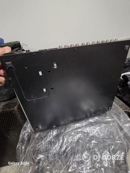 Behringer QX 1832 keverő