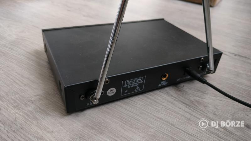 L&Y LY-8103L vezetéknélküli mikrofon szett