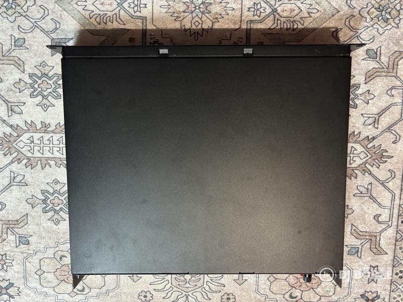 Eladó 2 db Crown XLS 402 végerősítő