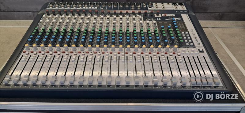 Soundcraft Signature 22