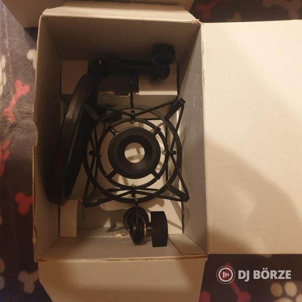 RØDE NT1 készlet kondenzátor mikrofon SM6 sokkoló tartóval és pop szűrővel