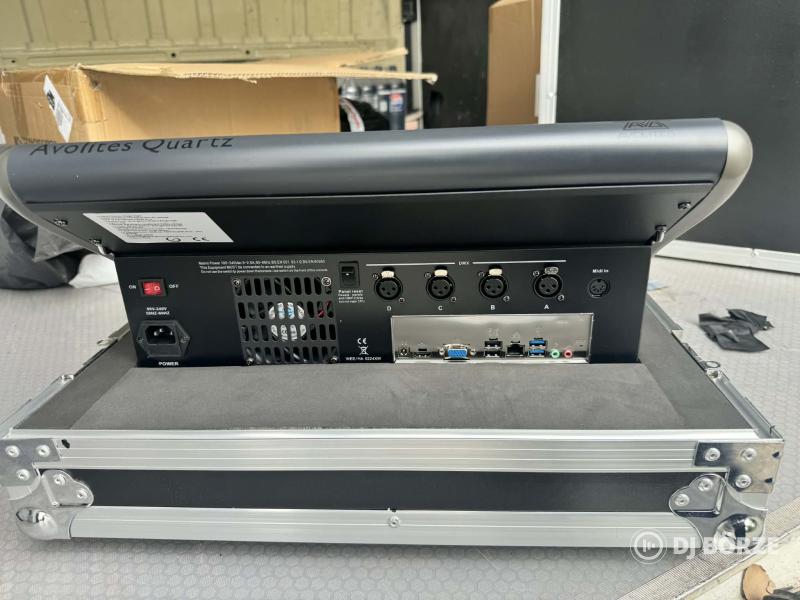 Eladó Tiger Quartz Fényvezérlő V17 Rackben