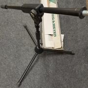 K&M mikrofonállvány, alacsony