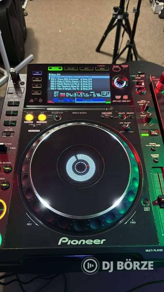 Pioneer CDJ 2000 párban / DJM 800